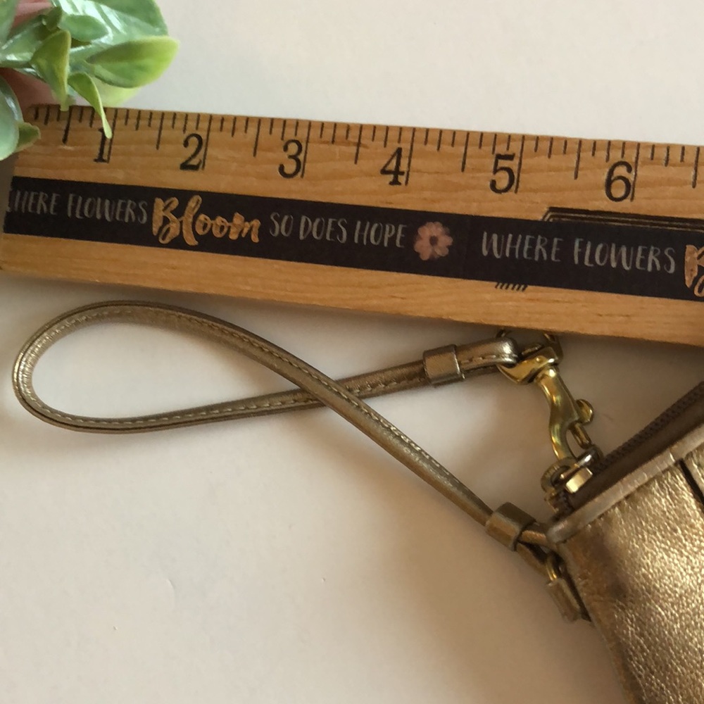 Coach Gold Coach Wristlet Metallic Coach Wristlet Gold Leather Coach Wristlet - Picture 7 of 16